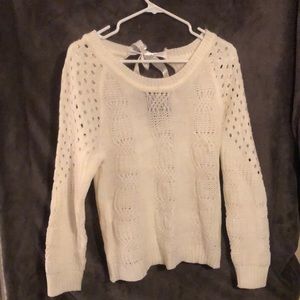White knitted top
